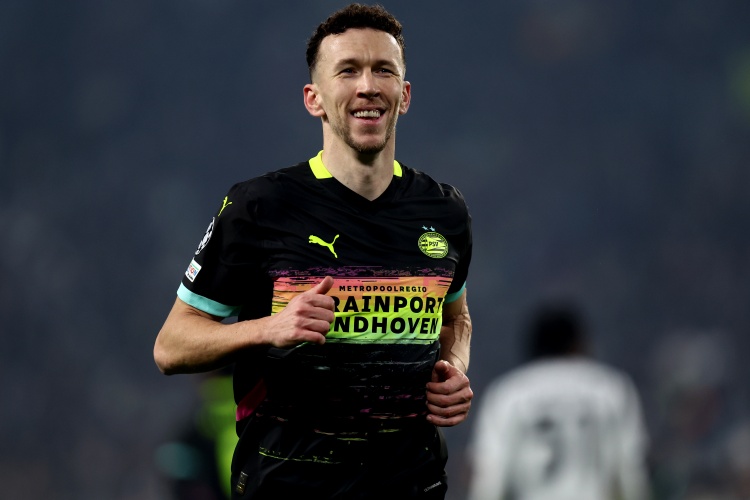 世界杯官方app入口-记者：国米评估考量邓弗里斯的战术作用 佩里西奇仍在引援名单中