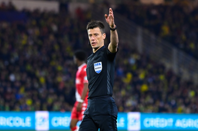 世界杯赛事直播下载-首回合拜仁6-1取胜！拜仁vs亚特兰大裁判：法国人巴斯蒂恩执法